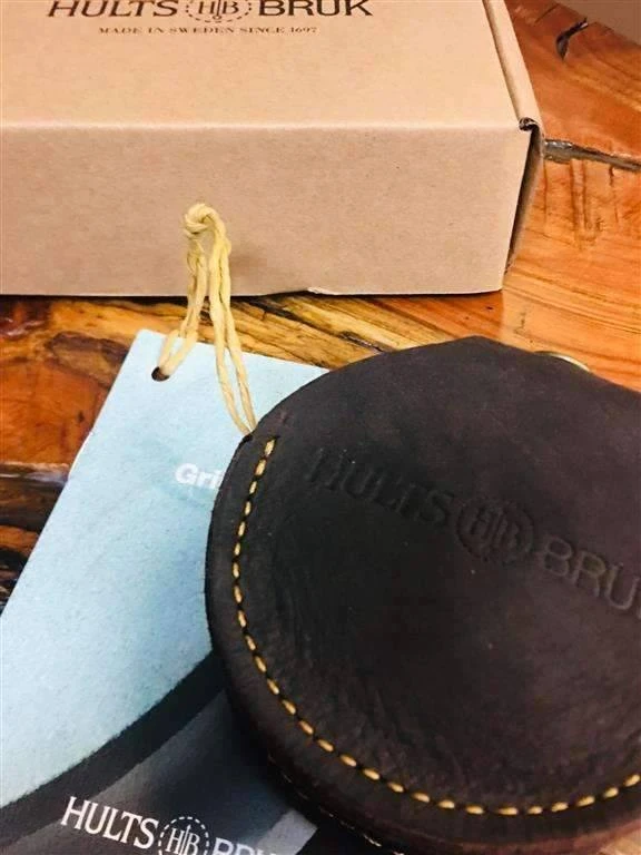 Axe Sharpeners Hults Bruk 180/600 Grit Grinding Stone, Leather Case 4 Axe Sharpeners Hults Bruk 180/600 Grit Grinding Stone, Leather Case